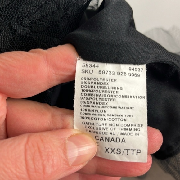 Le Chateau Black and Gold Lace Midi Dress - Picture 9 of 11